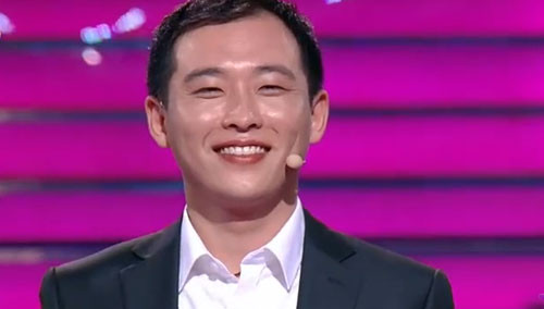 男嘉宾现场装傻忽悠邱启明