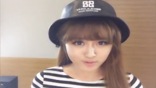 萌妹纸尹姝贻驾到 快来预约她的Liveshow吧