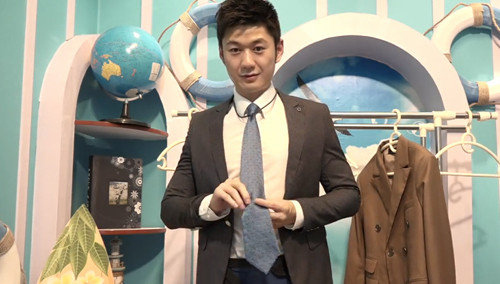 《818完美聊天室》0824期:穿衣显瘦脱衣有肉 jason xu西装秀帅哭观众